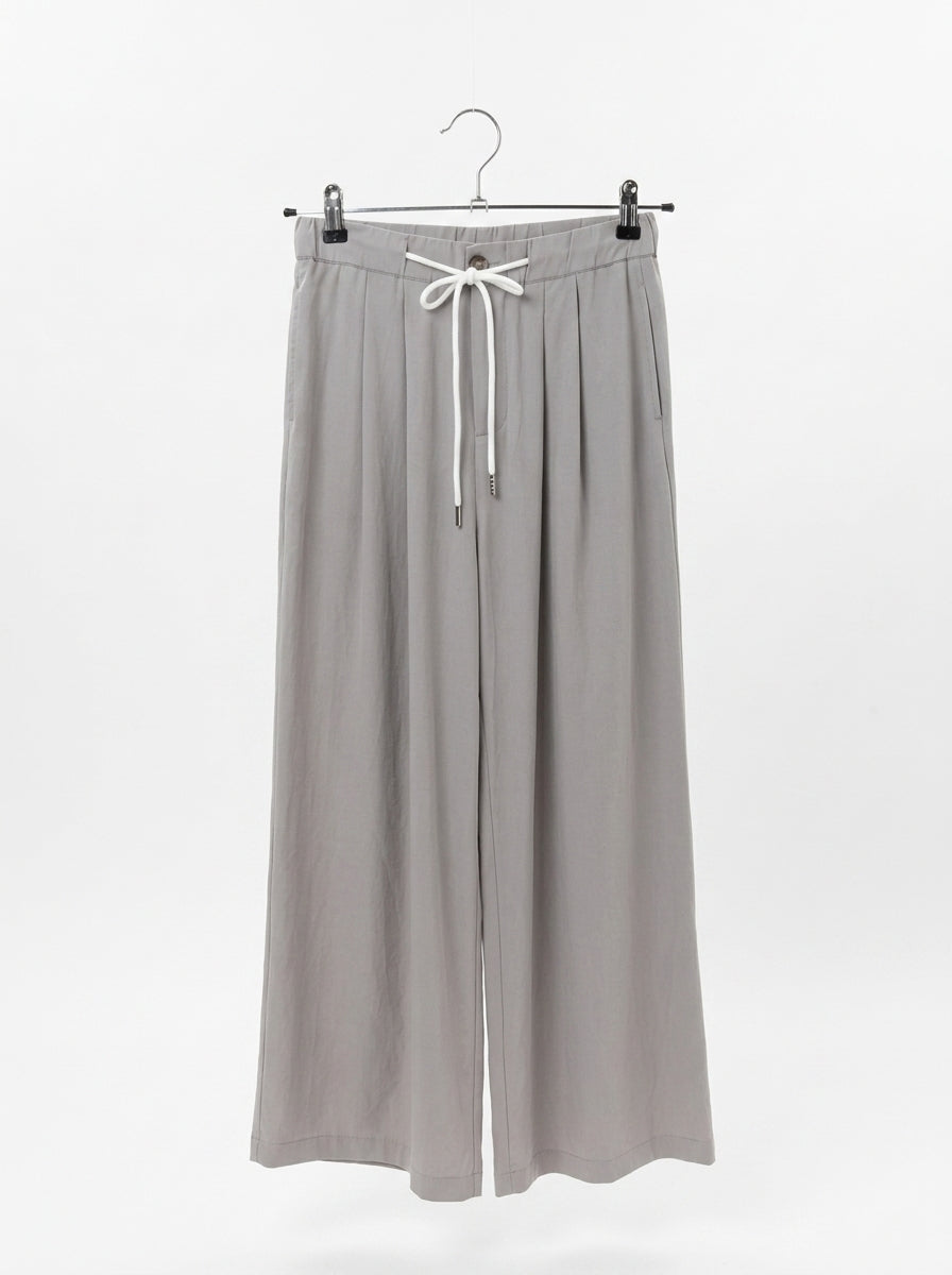 Exquisite trousers (Pantaloni) from an exclusive Italian collection, article