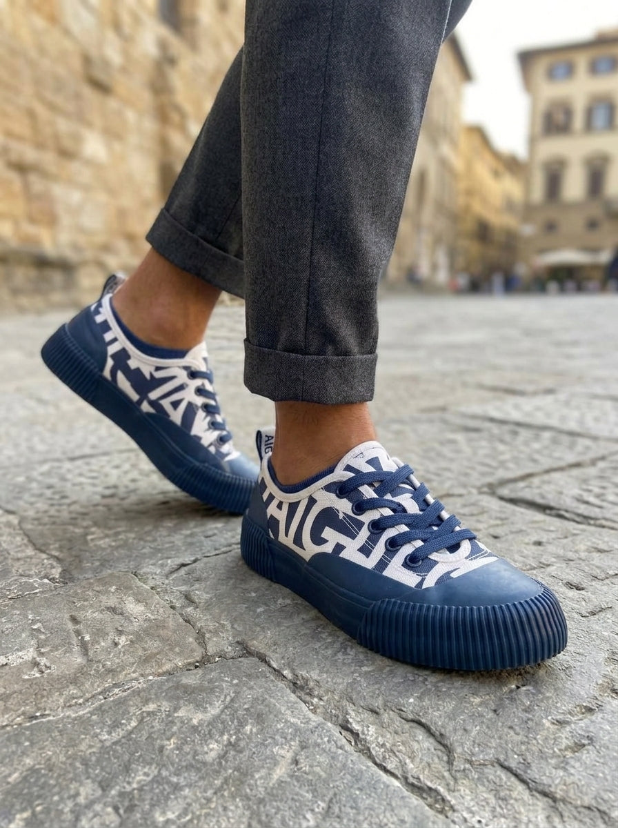 Graphic casual
