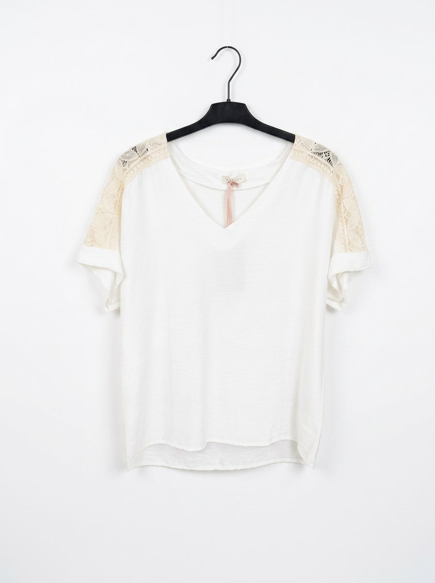 ITALY Blouse – Minimalism and style