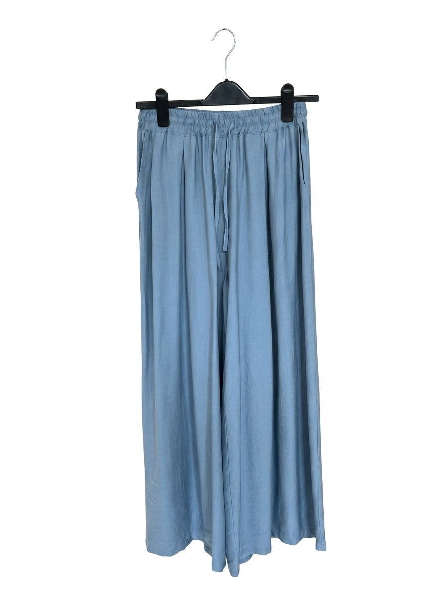 Брюки (Pantaloni) – Комфорт в небесно-голубом цвете